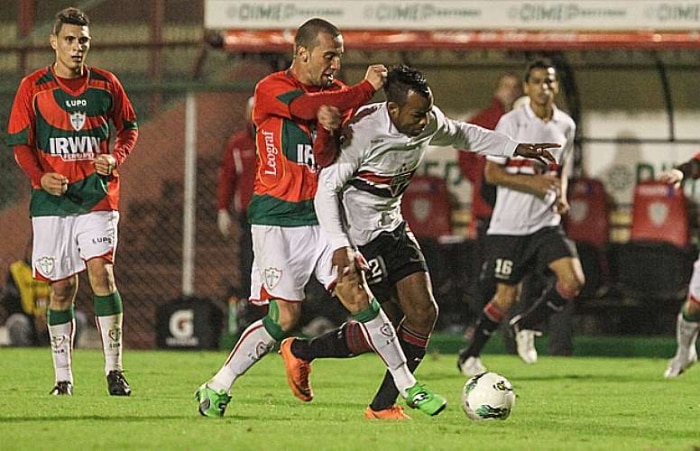 São Paulo perde para a Portuguesa por 1 a 0 e se afunda em crise