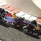 O campeão mundial de F1, Sebastian Vettel, acelera o Red Bull em teste com pneus Pirelli em Abu Dabi