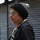 Bob Dylan, de gorro, nas ruas de Copacabana Bob Dylan, de gorro, nas ruas de Copacabana