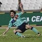 Messi chuta e vê a bola entrar no quinto gol do Barcelona nos 8 a 0 sobre o Almería, no Espanhol