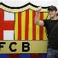 Lateral-esquerdo Maxwell acena em sua chegada ao Barcelona Lateral-esquerdo Maxwell acena em sua chegada ao Barcelona
