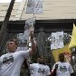 Manifestantes protestam contra fechamento do Shopping Higienópolis