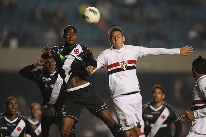São Paulo joga mal, perde do Vasco e acaba invencibilidade no Morumbi