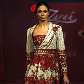 Desfile da marca JJ Valaya na Bangalore Fashion Week Desfile da marca JJ Valaya na Bangalore Fashion Week