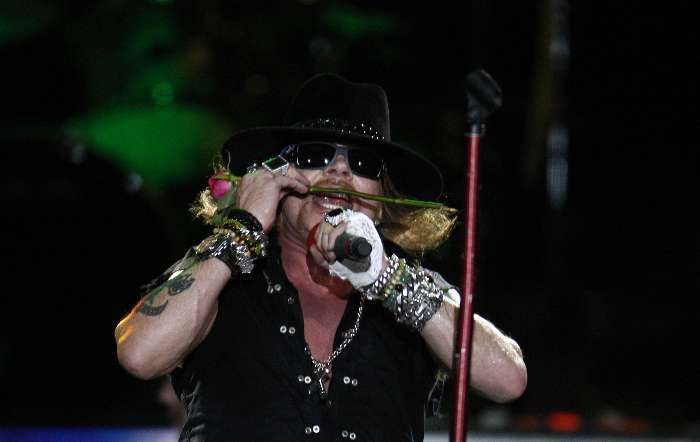 Axl Rose durante apresentação da banda Guns