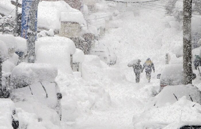 Coreia do Sul enfrenta maior tempestade de neve há um século; cidades declaram estado de emergência