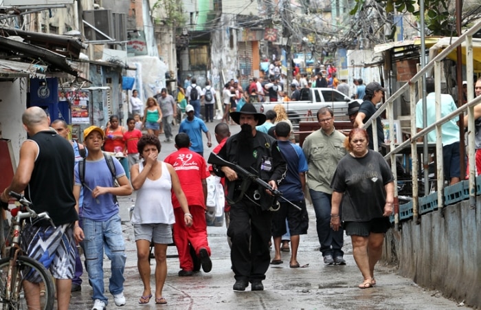 Polícia segue na Rocinha atrás de traficantes, drogas e armas