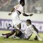 Fernandinho dribla o goleiro para marcar o segundo do São Paulo Fernandinho dribla o goleiro para marcar o segundo do São Paulo