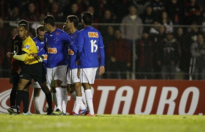 Problemas na Copa do Brasil e na Libertadores