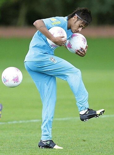 Neymar se prepara para último teste da seleção antes da estreia nos Jogos de Londres