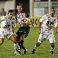 Molina e Roni, do Santos, em disputa com Felipe Azevedo, do Paulista Molina e Roni, do Santos, em disputa com Felipe Azevedo, do Paulista