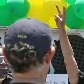 Moradores do Rio usam máscaras para homenagear o STF Moradores do Rio usam máscaras para homenagear o STF