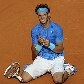 Logo após conseguir o match pont, Nadal cai e comemora o título em Roland Garros Logo após conseguir o match pont, Nadal cai e comemora o título em Roland Garros