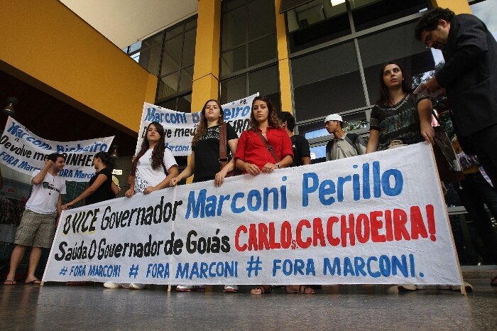 Estudantes protestam em Goiás