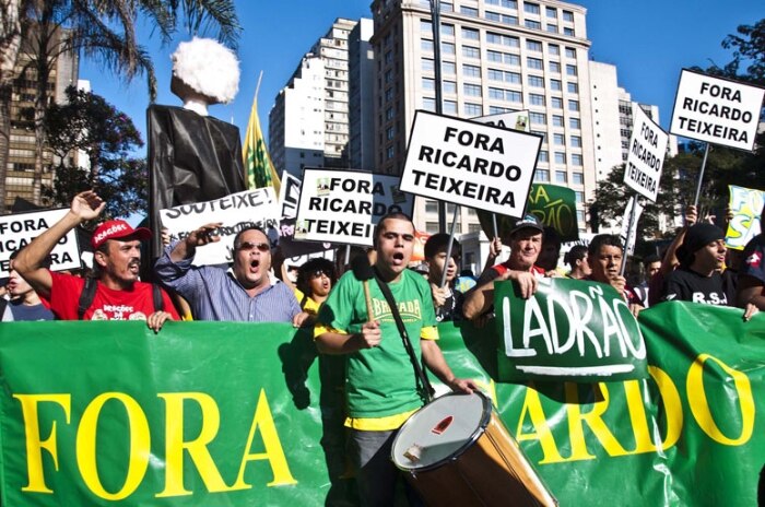 Protesto Fora Ricardo Teixeira no Masp, em São Paulo 13/08/2011