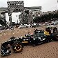 Jarno Trulli acelera a Lotus em demonstração na rua de Putrajaya, na Malásia, antes de corrida da F1 Jarno Trulli acelera a Lotus em demonstração na rua de Putrajaya, na Malásia, antes de corrida da F1