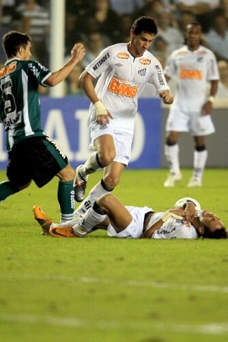 Os meias: Paulo Henrique Ganso, do Santos