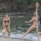 Mesmo com tempo nublado turistas aproveitam nas praias de  São Sebastião.14/11/2011
