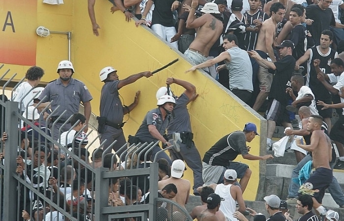 Torcidas mostram sua face violenta nas arquibancadas paulistas