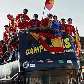 Campeões desfilam com a Copa do Mundo pela Espanha