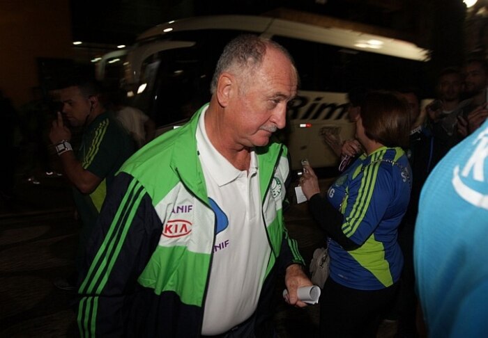 Enquanto o Palmeiras desembarca em Curitiba, estádio recebe os últimos preparativos para a decisão