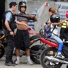 Cidades - Policiamento foi reforçado no Complexo do Alemão e nas favelas da Chatuba e Parque Proletário, no vizinho Complexo da Penha, na zona norte do Rio - Foto: Fábio Motta/AE