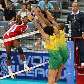 Rodrigão e Rivaldo bloqueiam o cubano Joandry Leal em Brasil 3 x 1 Cuba