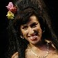 Amy Winehouse, apresentando-se no festival Glastonbury, em 2008 Amy Winehouse, apresentando-se no festival Glastonbury, em 2008