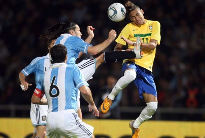 Neymar entre os melhores do mundo da Fifa