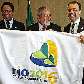 Orlando Silva, Lula e Sérgio Cabral exibem bandeira da candidatura Rio 2016 Orlando Silva, Lula e Sérgio Cabral exibem bandeira da candidatura Rio 2016