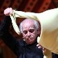 O escritor Ignácio de Loyola Brandão durante a mesa 