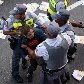 Decisão pelo fim da greve de professores acaba em pancadaria em SP