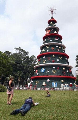 No Natal, motorista encontra pouco movimento nas ruas de São Paulo 