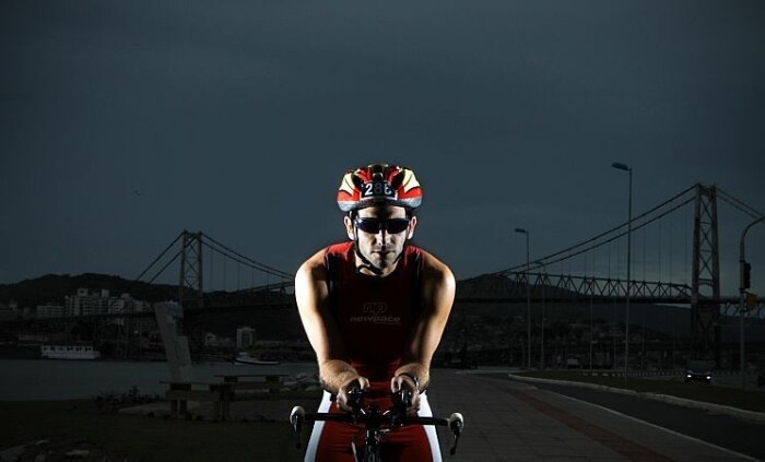 Velloso venceu cancer três vezes e se tornou triatleta