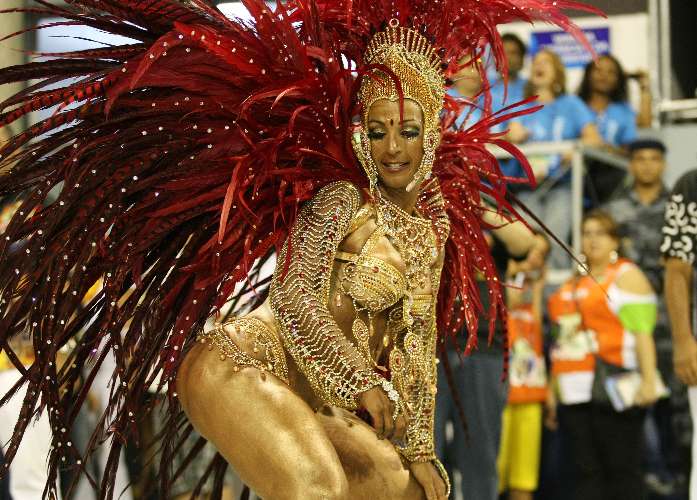 Valeska Popozuda é a rainha da bateria da Porto da Pedra