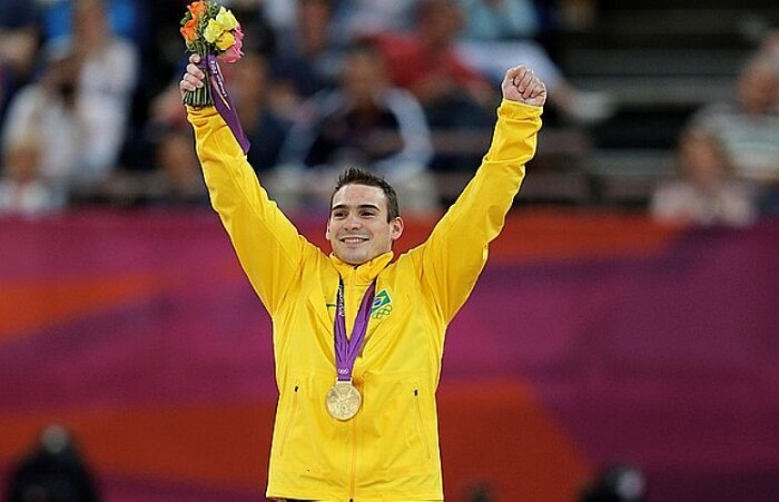 Arthur Zanetti faz história e traz o primeiro ouro brasileiro na ginástica