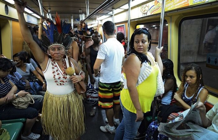 Membros de várias tribos viajaram ao Rio de Janeiro para a Cúpula dos Povos