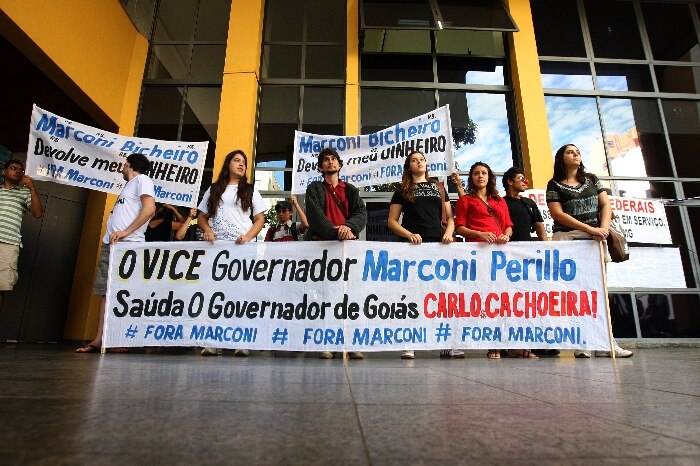 Estudantes protestam em Goiás