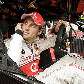 O campeão mundial de F-1 Jenson Button, da McLaren, se prepara para volta com um supercarro V8