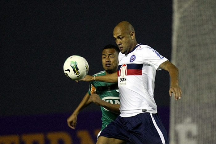 Palmeiras recebe Bahia, pressiona, mas acaba derrotado por 2 a 0.