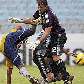 Walter, do Brasil, cai em disputa com Zuculini e Rodriguez Walter, do Brasil, cai em disputa com Zuculini e Rodriguez