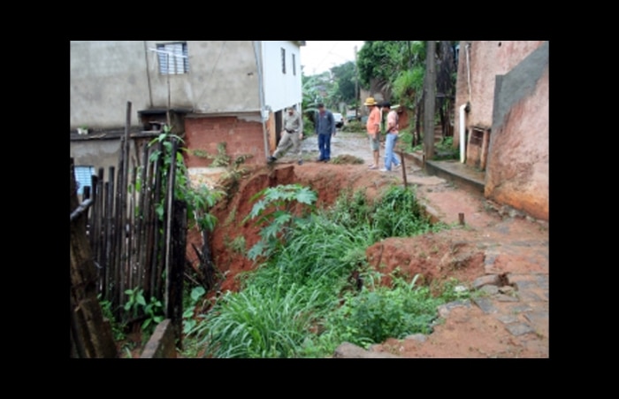 Chuvas causam desastres em Minas Gerais e Rio de Janeiro