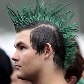 De moicano verde às cabeleiras longas, metaleiros aguardam o dia deles na Cidade do Rock De moicano verde às cabeleiras longas, metaleiros aguardam o dia deles na Cidade do Rock