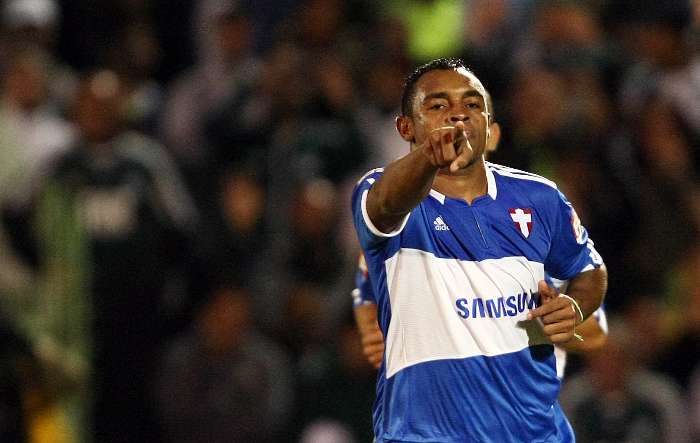 Obina marca de pênalti na vitória do Palmeiras sobre o Inter