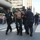 FotoRepórter - Tumulto e confusão em blitz da GCM no Shopping  Boulevard Monti Mare na av. Paulista. - Foto:  J. DURAN MACHFEE/FotoRepórter/AE