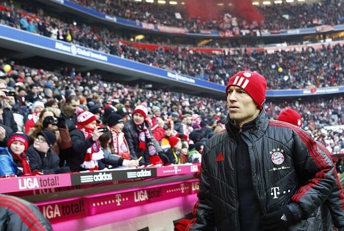 Arjen Robben, do Bayern de Munique, chega ao estádio para jogo contra o Kaiserslautern