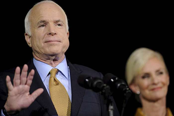 Candidato republicano John McCain admite derrota no Hotel Baltimore de Phoenix, no Arizona