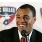Denilson se apresenta ao Dallas