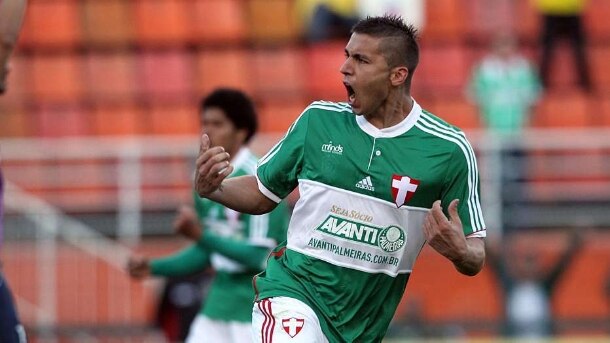 Tobio comemora primeiro gol pelo clube e elogia reação alviverde contra Cruzeiro