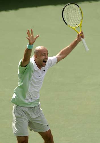 O croata Ivan Ljubicic comemora a vitória sobre Rafael Nadal e a vaga na final de Indian Wells